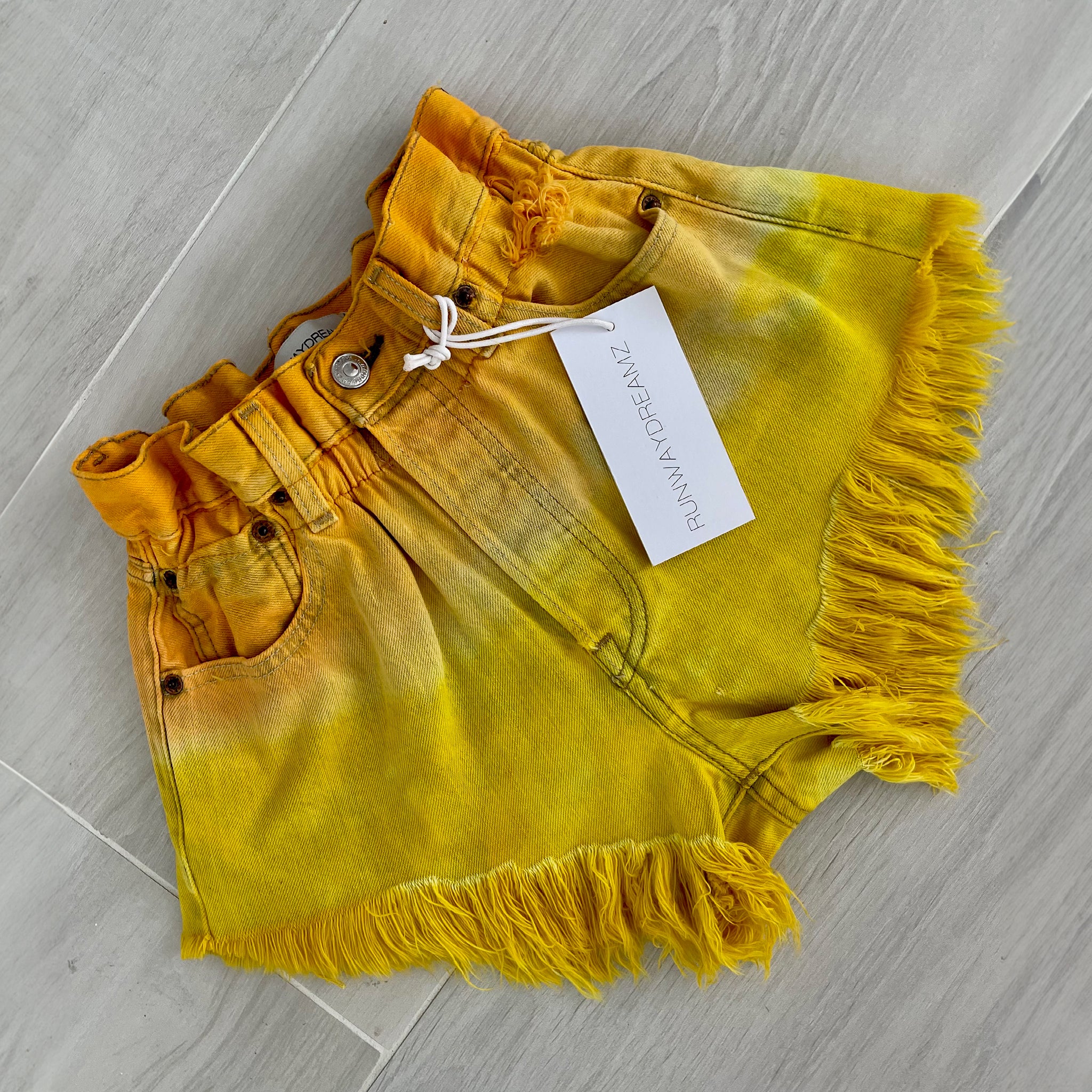 Runwaydreamz shorts online