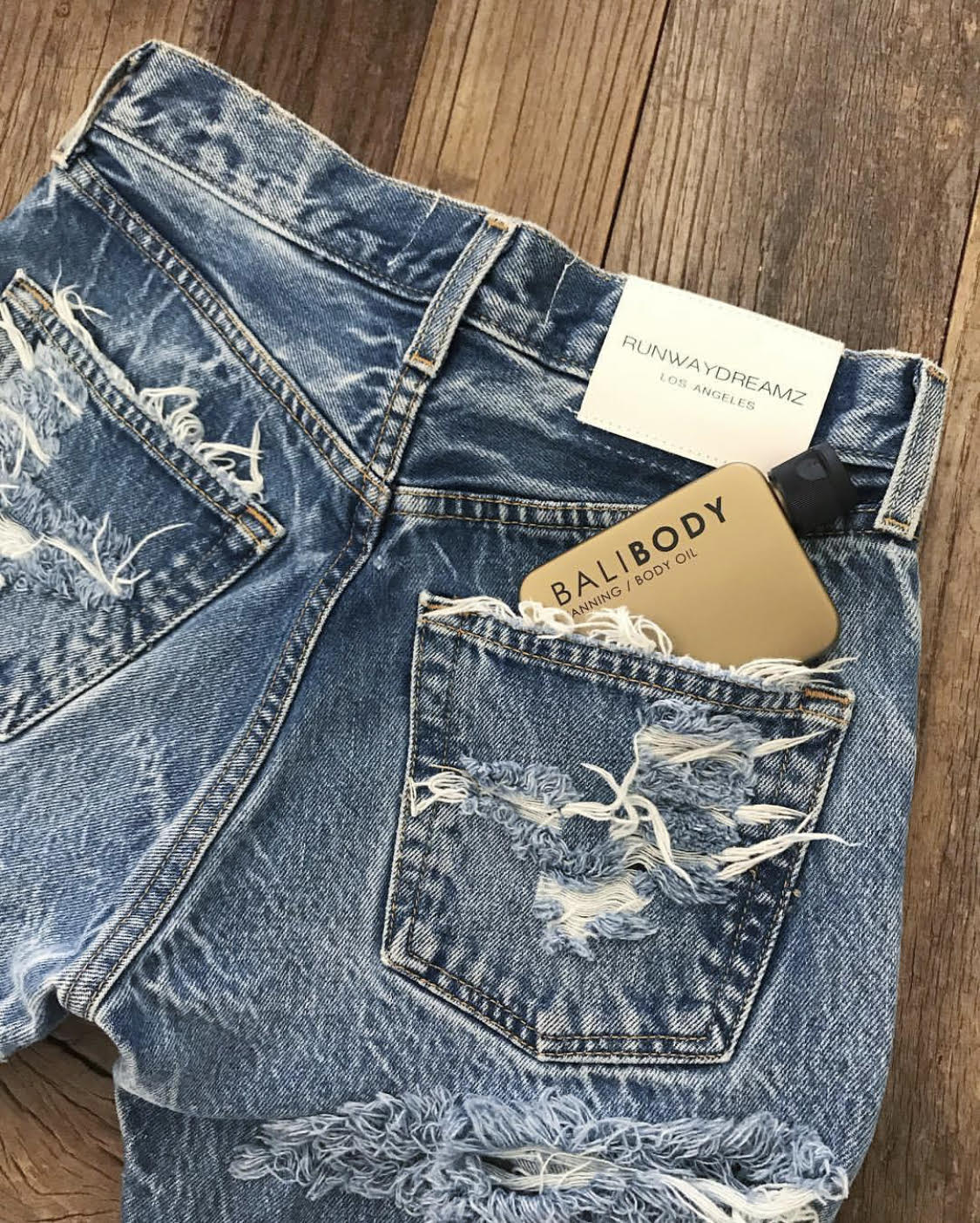 High Waisted Butt Cheek Vintage Blogger Jeans